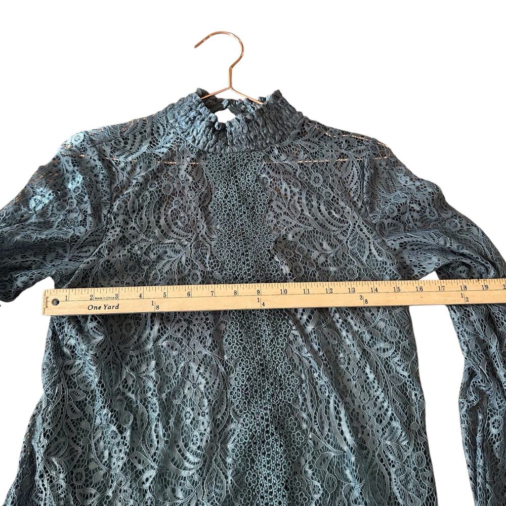 Cable & Gauge olive green lace mock long sleeve blouse size medium - Picture 5 of 5